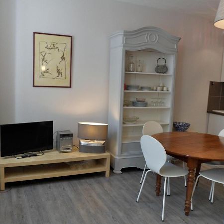 Cosy Flat Market Apartment Ла Рошел Екстериор снимка