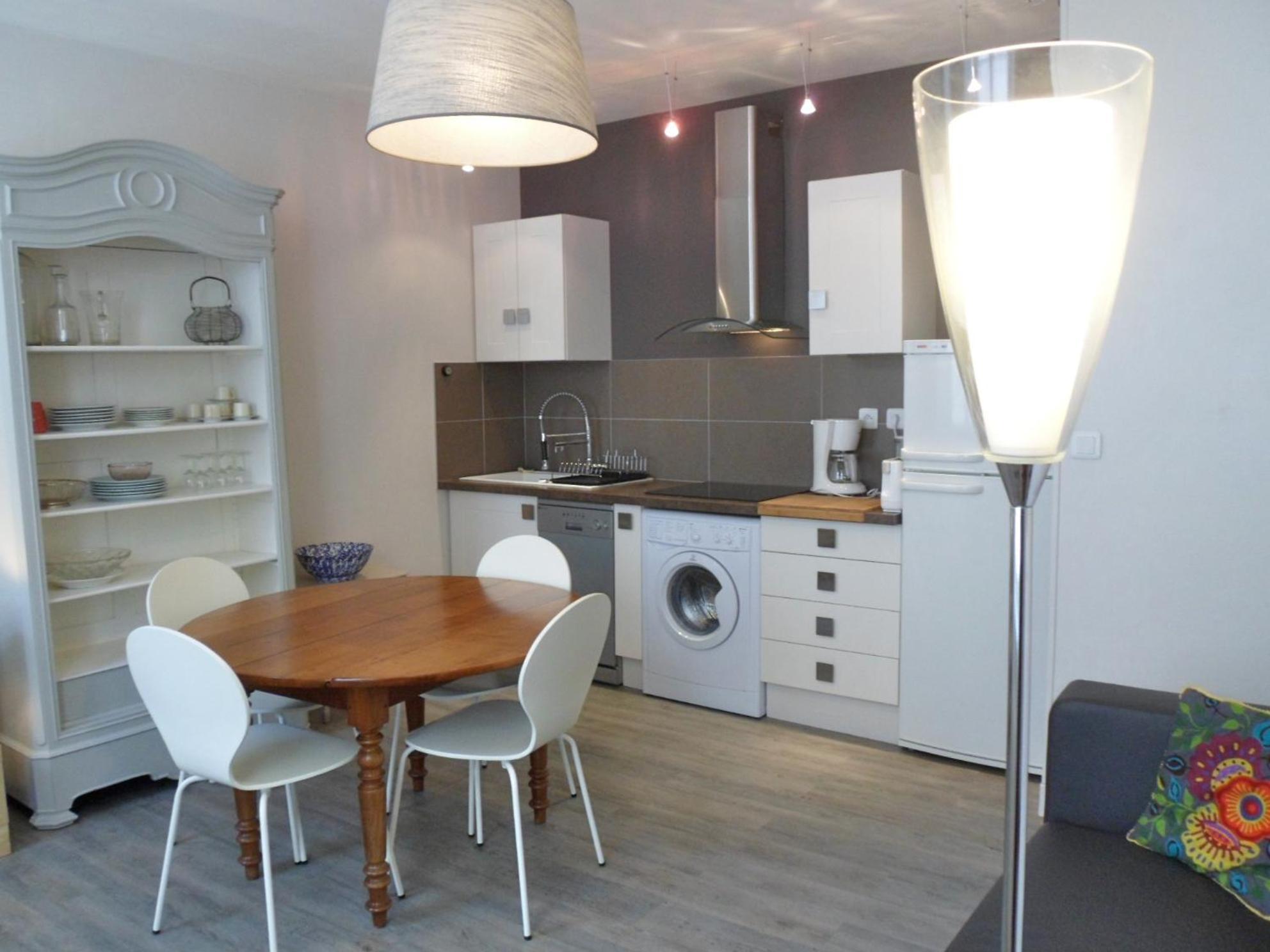 Cosy Flat Market Apartment Ла Рошел Екстериор снимка