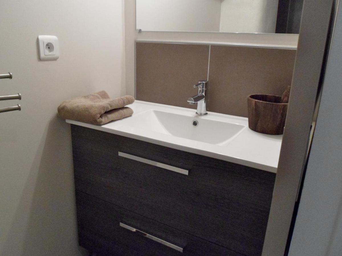 Cosy Flat Market Apartment Ла Рошел Екстериор снимка