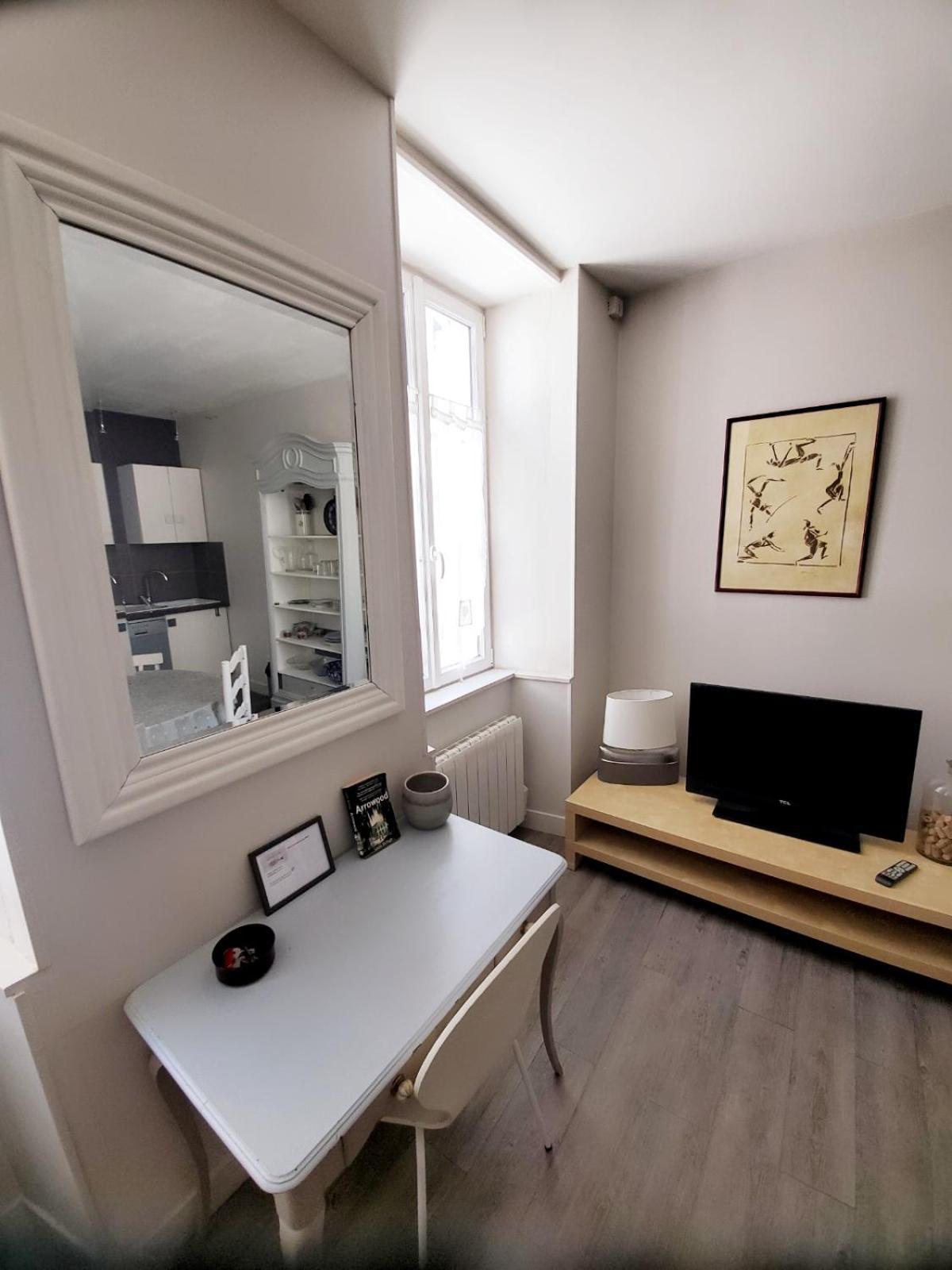 Cosy Flat Market Apartment Ла Рошел Екстериор снимка