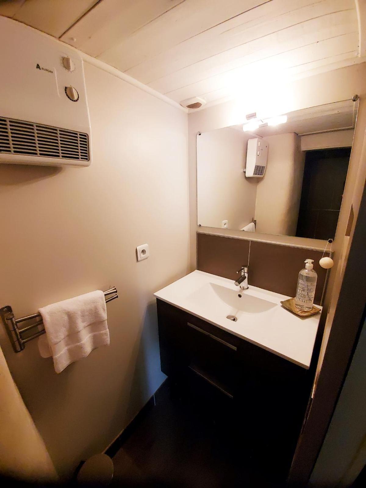 Cosy Flat Market Apartment Ла Рошел Екстериор снимка